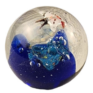 Art Glass Paperweight W/Stingray Swimming Over Controlled Bubbles